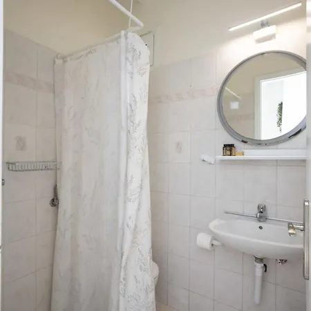 Apartment 1 Bd Gorgeous Rustic Cave With Dreamy Shared Pool Plintri